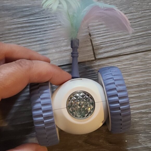 💎2/$18💎 Cat Toy- Flashing lights  New - Rechargable Interactive USB LED - Picture 3 of 4